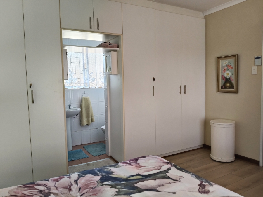 3 Bedroom Property for Sale in Jeffreys Bay Central Eastern Cape